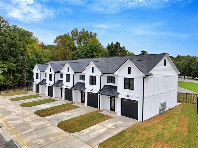 Building Photo - Cherfran Townhomes: Luxury Living in the H...