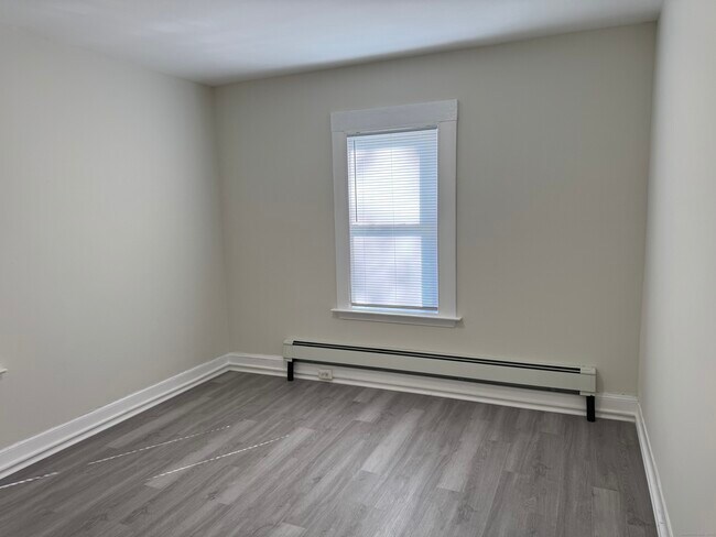 Building Photo - 393 Newhall St