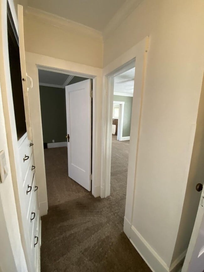 Building Photo - 227 N 400 E