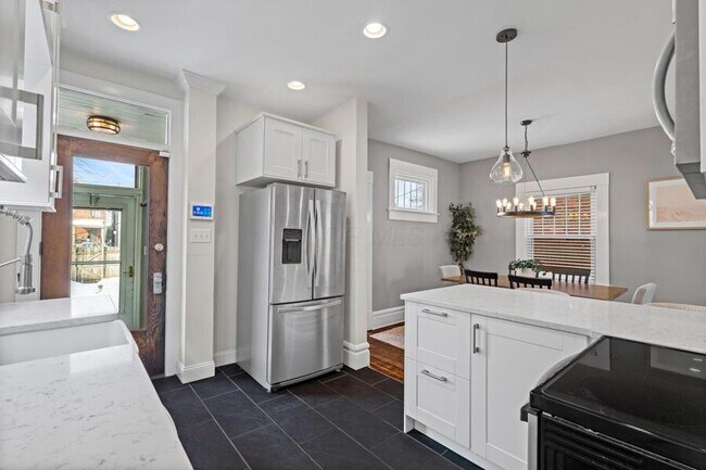 Building Photo - 1511 Hamlet St