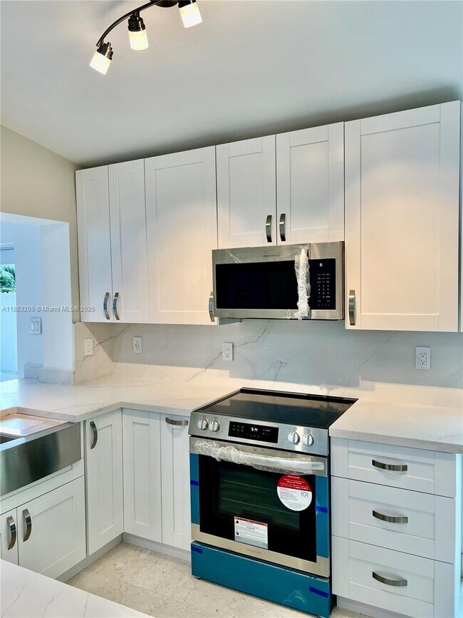 Building Photo - 20848 SW 118th Ave