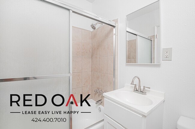 Building Photo - 1666 Lomita Blvd