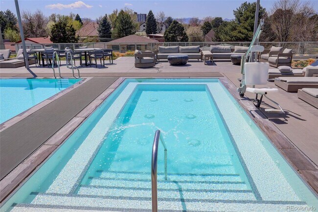 Building Photo - Stunning 2-Bedroom Condo at Sloan's Lake's Premier Lakehouse Community