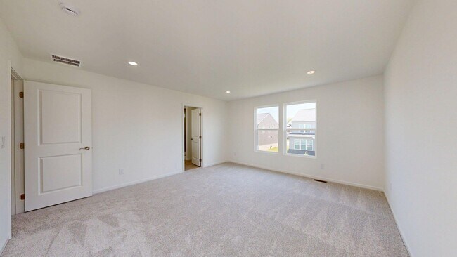 Building Photo - 826 Kuss Dr