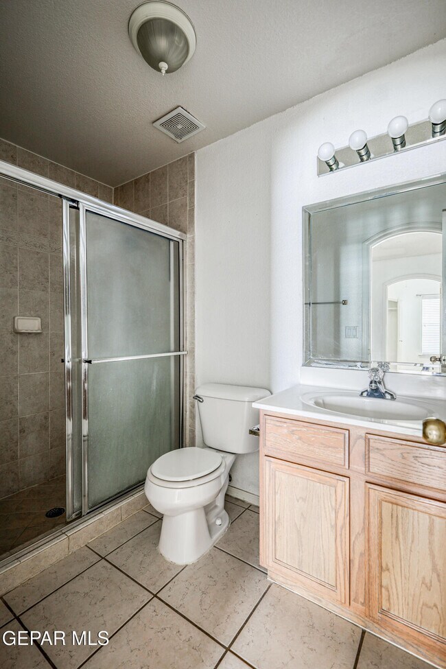 Building Photo - 4733 R L Shoemaker Dr