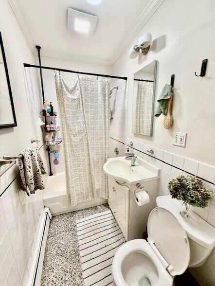 Building Photo - 13 Worcester St