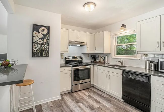 Building Photo - Charming 3-Bedroom Ranch in Prime Shawnee ...