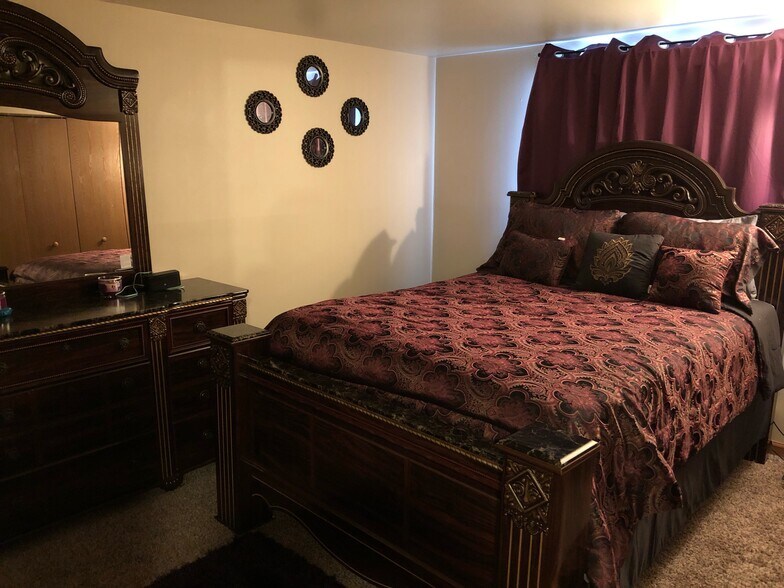 Building Photo - 11500 W Orchard Ct