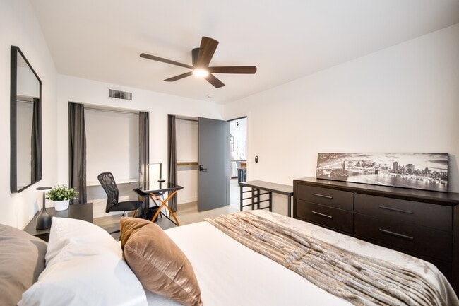 Building Photo - Wilson Place 102