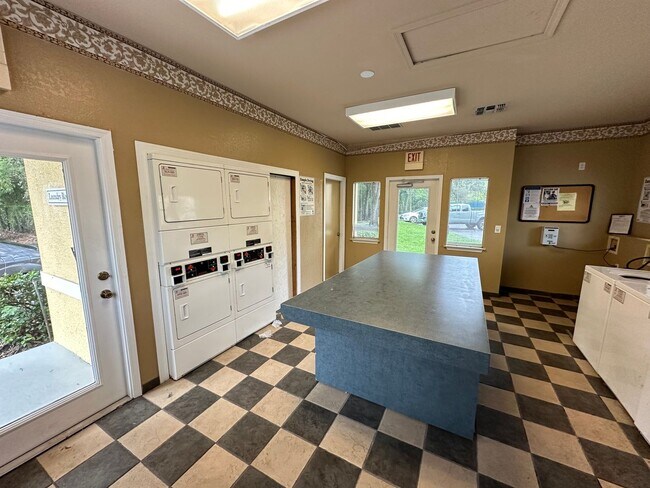 Building Photo - Beautiful 2br/2ba Visconti Condo with W/D ...
