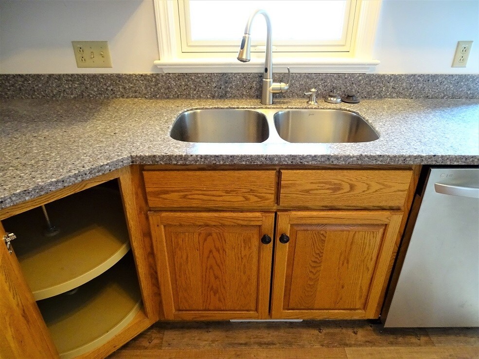 Building Photo - 1005 Ayres Ct