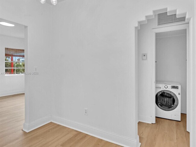 Building Photo - 1225 Euclid Ave