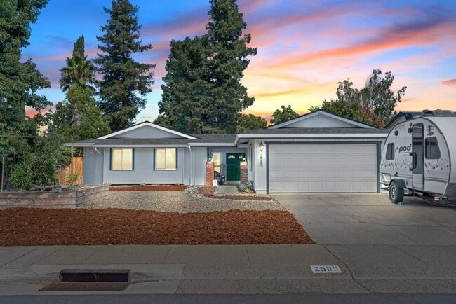 Building Photo - Larchmont Riviera Cottage 4/2
