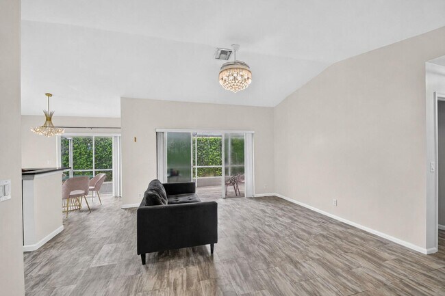 Building Photo - 208 Caribe Ct