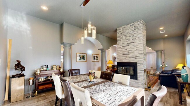 Building Photo - Move in Special Luxury 4 bedroom 4.5 bathr...