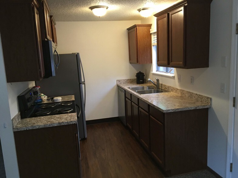 Kitchen - 4225 SE 15th Ave