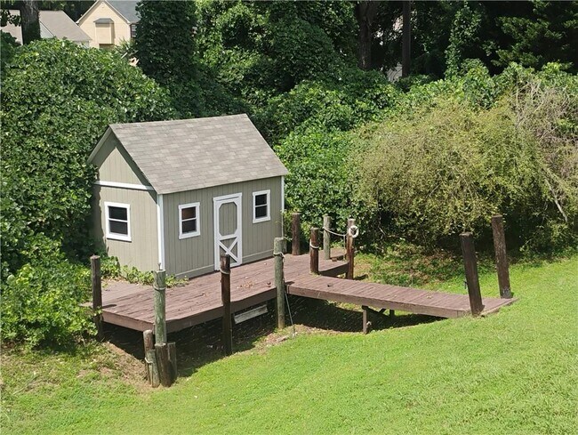 Building Photo - 807 Sylvania Ct SE