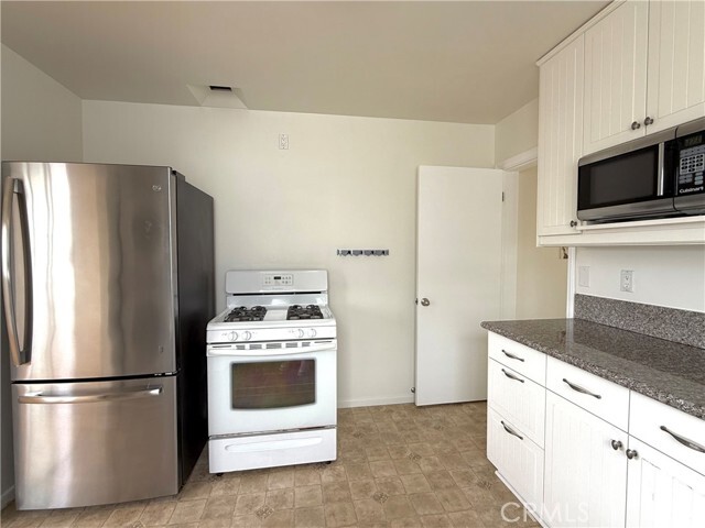 Building Photo - 714 Loma Dr