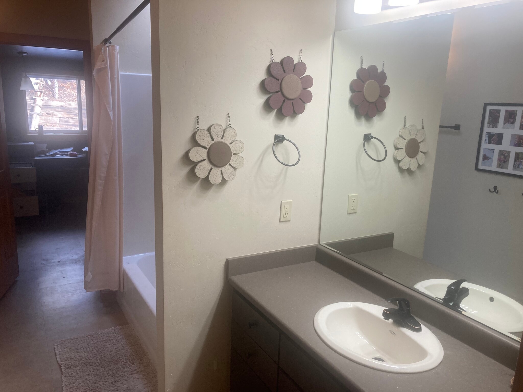 Building Photo - 923 Leyden St