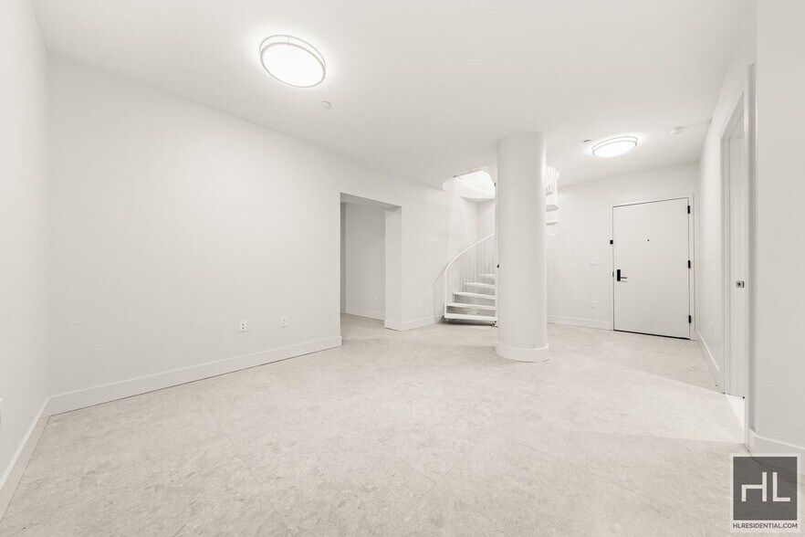 Building Photo - 91 Bruckner Blvd