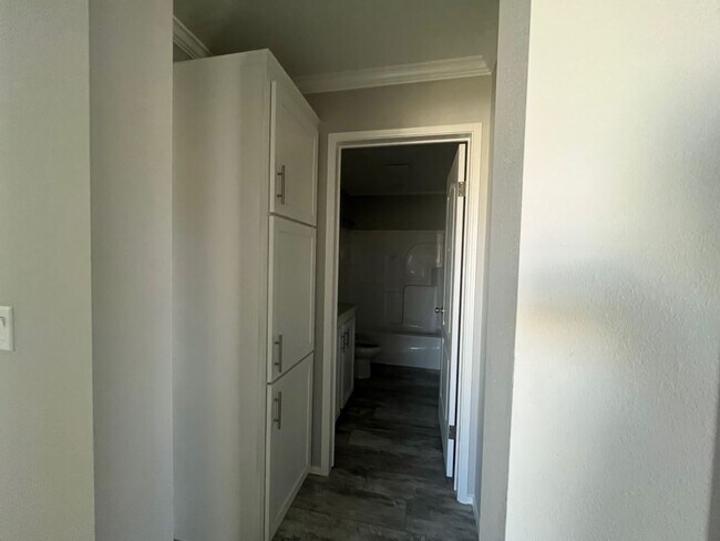 Building Photo - 81 Gazelle Dr