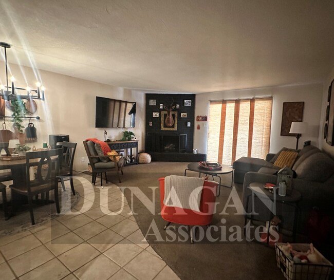 Building Photo - 2 bedroom 2 bath 40+ HOA Community Fully F...