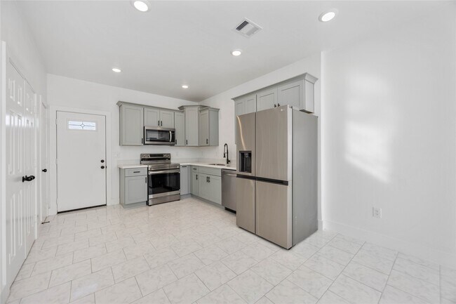 Building Photo - 7710 Independence St