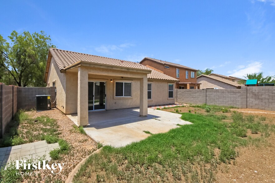 Building Photo - 7023 S 38th Dr
