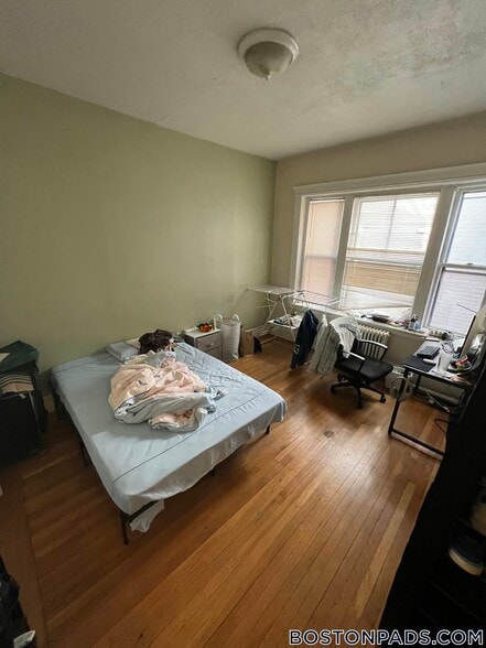 Building Photo - 447 Park Dr