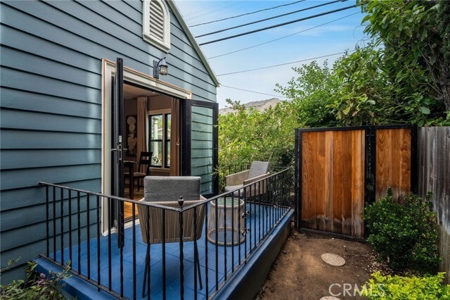 Building Photo - 1812 Las Flores Dr
