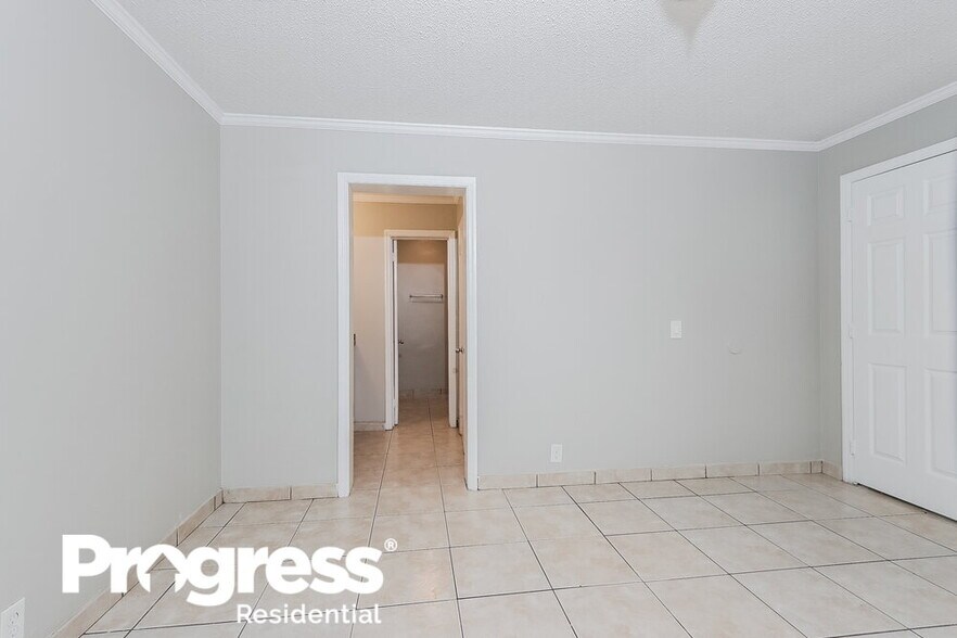 Building Photo - 1496 W 31st St