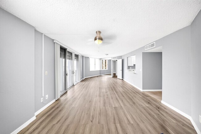 Building Photo - 3047 S Atlantic Ave