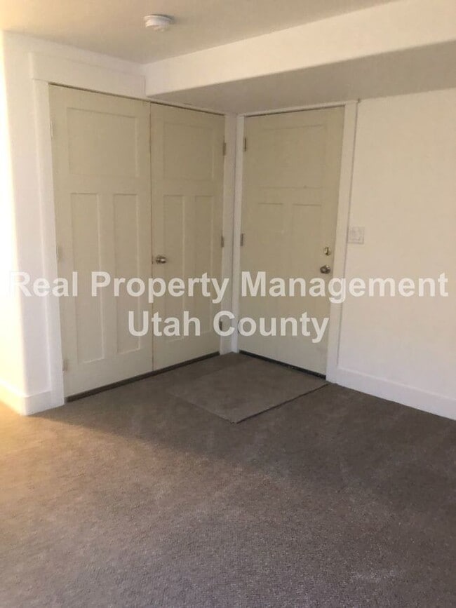 Building Photo - 189 610 S