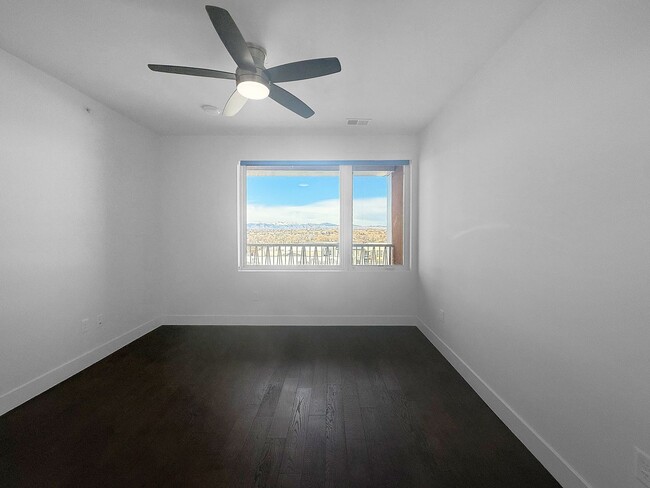 Building Photo - $0 DEPOSIT OPTION. SOBO 58 @ JEWELL/BROADW...