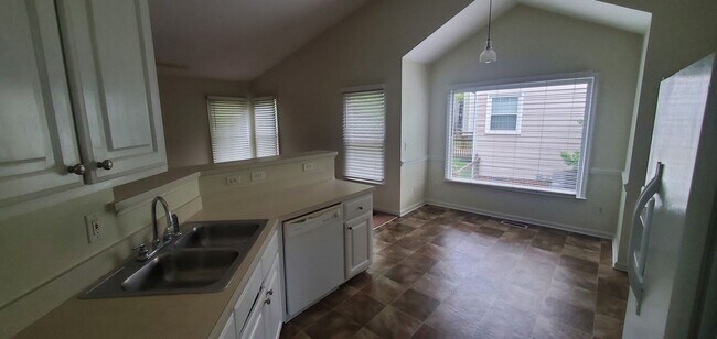 Building Photo - 4810 Heritage Woods Ct