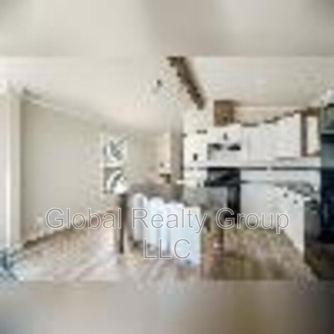 Building Photo - 470 Private 1523