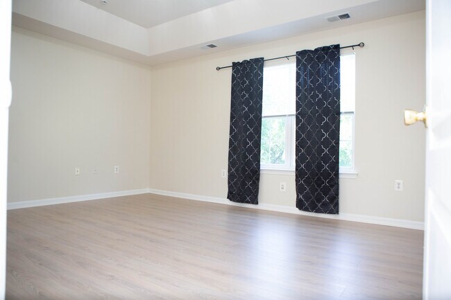 Building Photo - 2829 Forest Run Dr