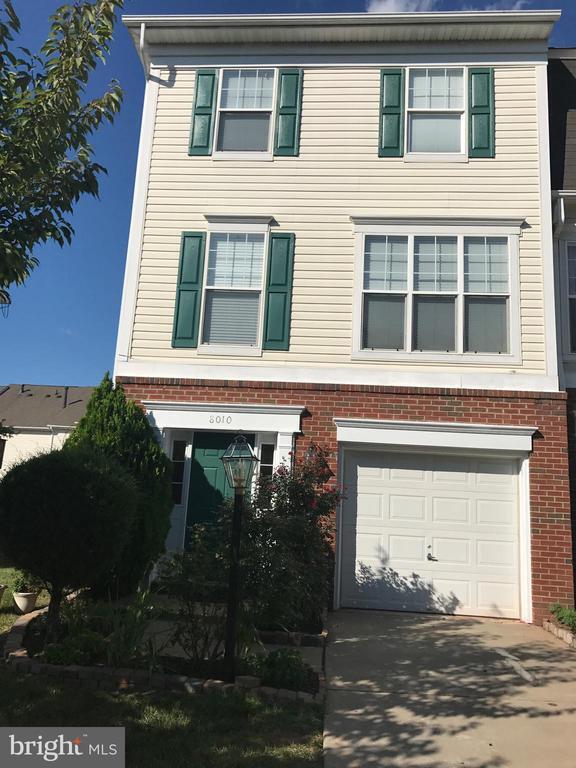 Building Photo - 8010 Duck Pond Terrace