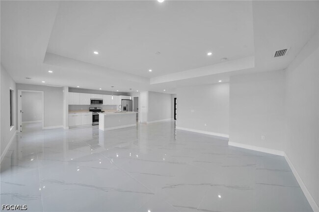 Building Photo - 2001 NW 20th St