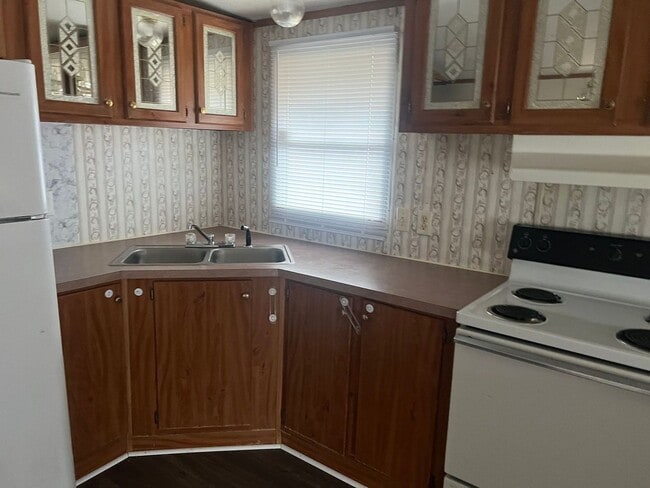 Building Photo - 2 Bedroom Singlewide near Pinetops Hilltop Mobile Home Park