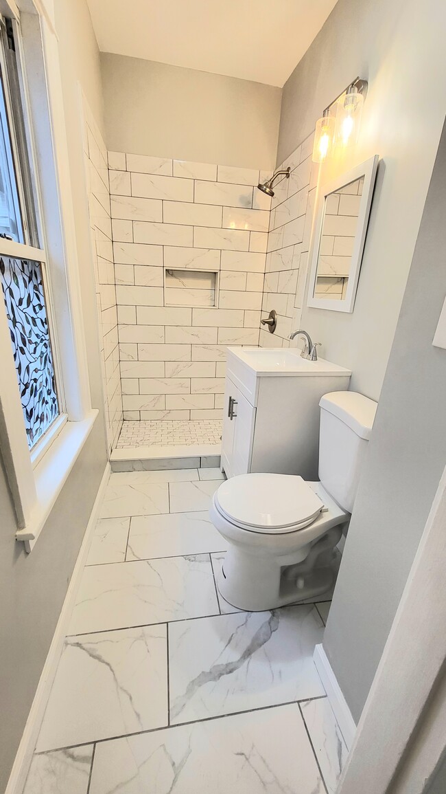 Fully renovated bathroom - 5 Ventura Rd