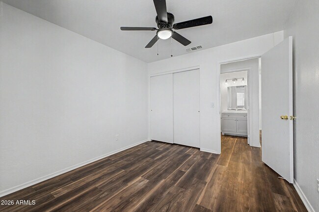 Building Photo - 3121 E Wagoner Rd