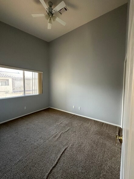 Bed 3 - 85 Falcon Feather Way