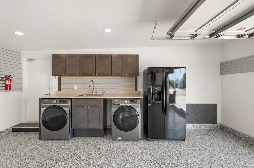 Fridge, Washer, and Dryer - 5441 Richmond Ave