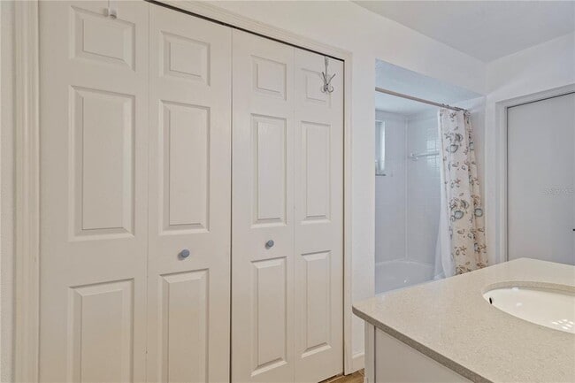 Building Photo - 6460 Blueberry Dr