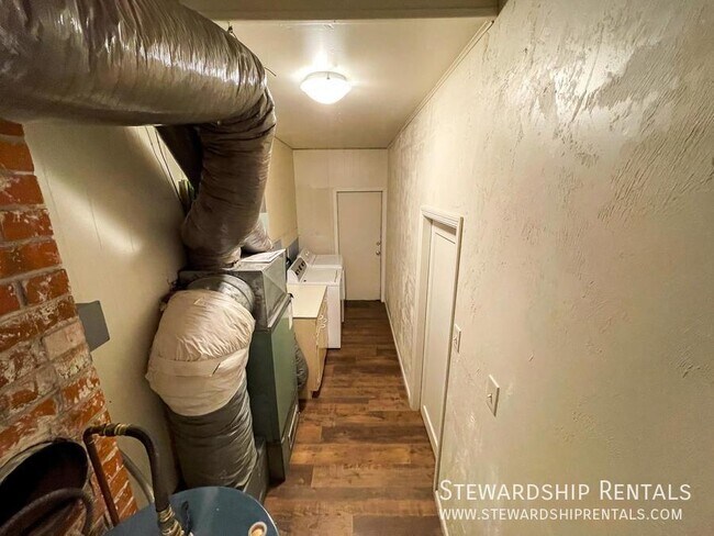 Building Photo - 1790 Mill St