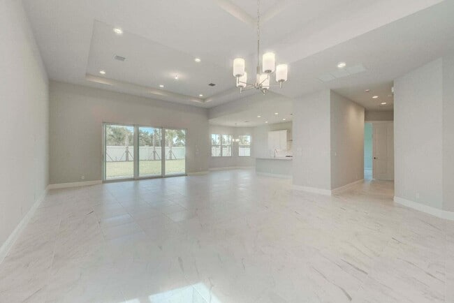 Building Photo - 9296 Crestview Cir