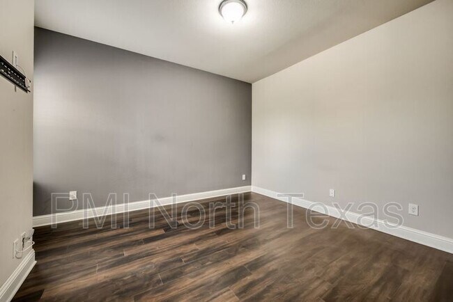 Building Photo - 13293 Dianna Dr