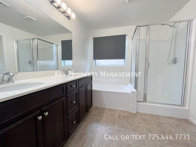 Building Photo - 2 STORY 3 BEDROOM 2.5 BATH + LOFT HOME IN ...