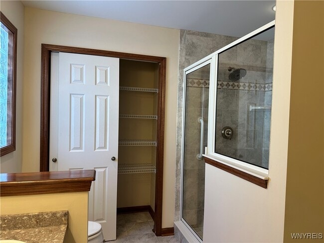 Building Photo - 8047 Laurel Park Ln